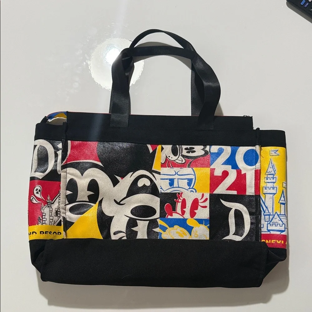 DISNEY Parks 2021 Mickey Mouse Tote Bag w Minnie Donald Pluto & Goofy